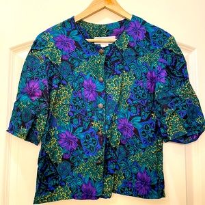 [SOLD] Gorgeous and Classic Designer Pattern Blouse